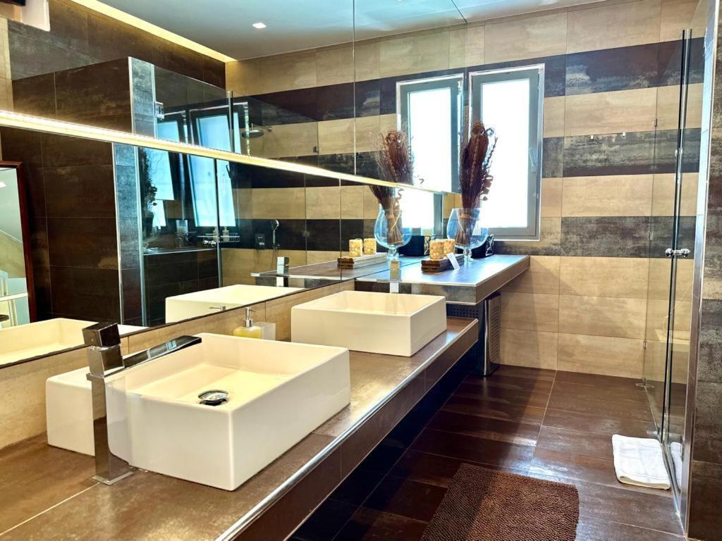 Leblanc Luxurious Beachfront Villa, Gcollectiongr Ermióni Eksteriør bilde